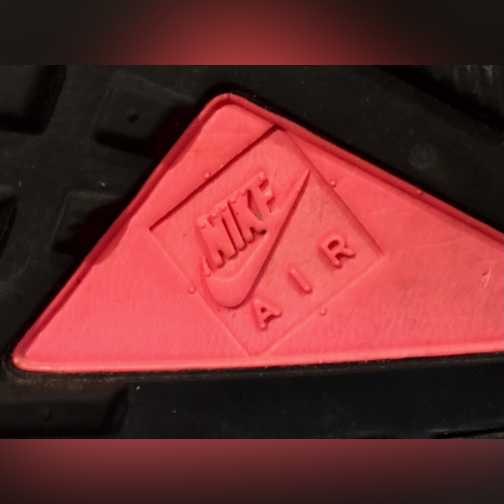 NWOT Nike Air Huarache Black & Neon Accented Zip-Up Textured Sneakers - 8.5 - Picture 13 of 13